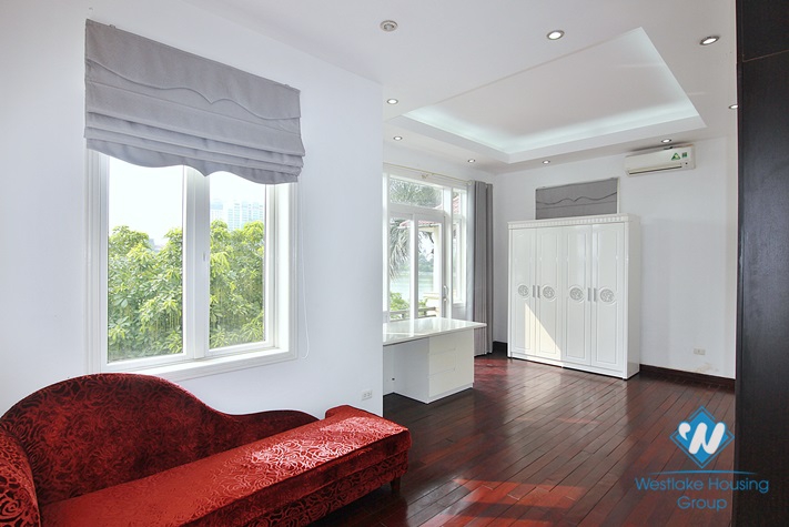 A beautiful house with lake view for rent in Tay Ho, Ha Noi
